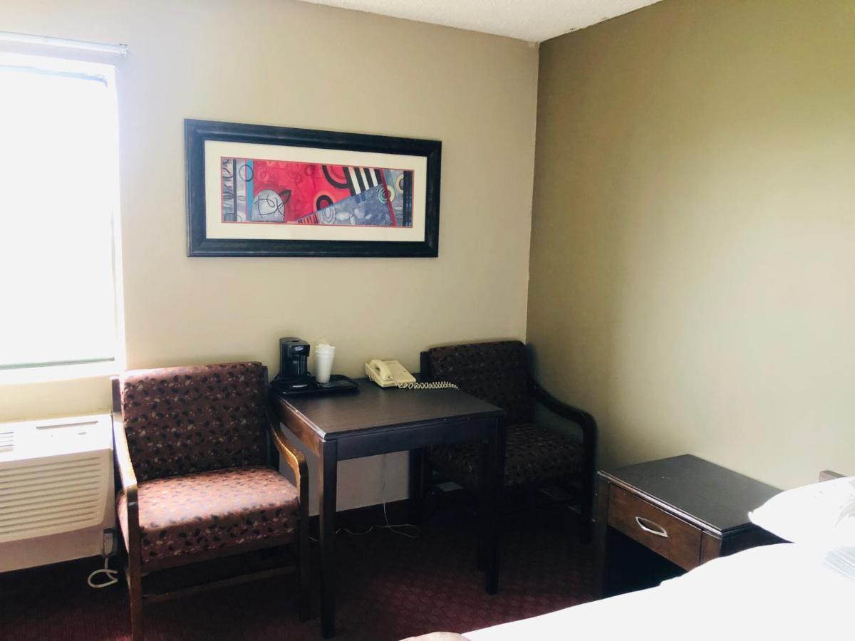 The Inn&Suites Sw Omaha Eksteriør bilde