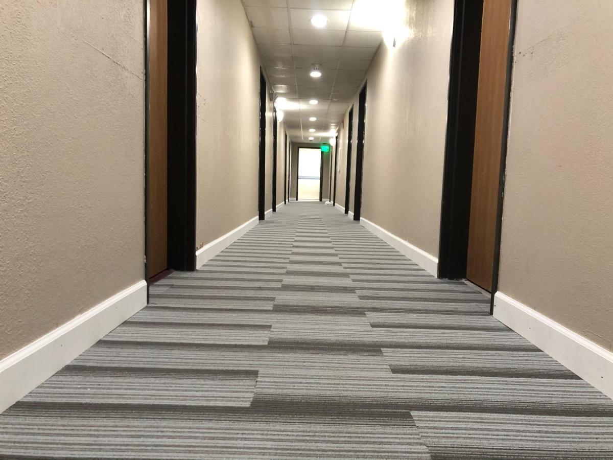 The Inn&Suites Sw Omaha Eksteriør bilde